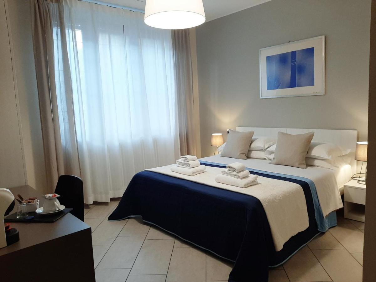 I Tigli Guest House Piacenza Bagian luar foto