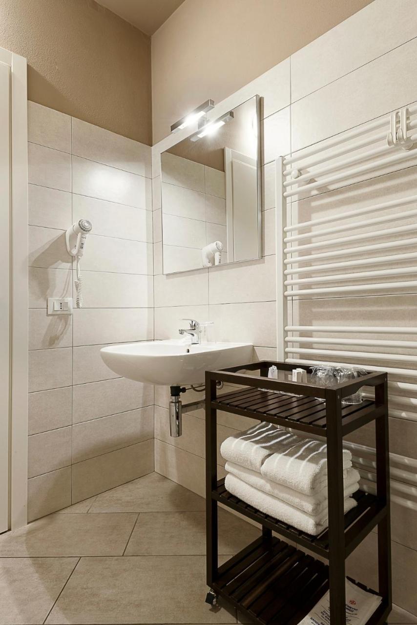I Tigli Guest House Piacenza Bagian luar foto