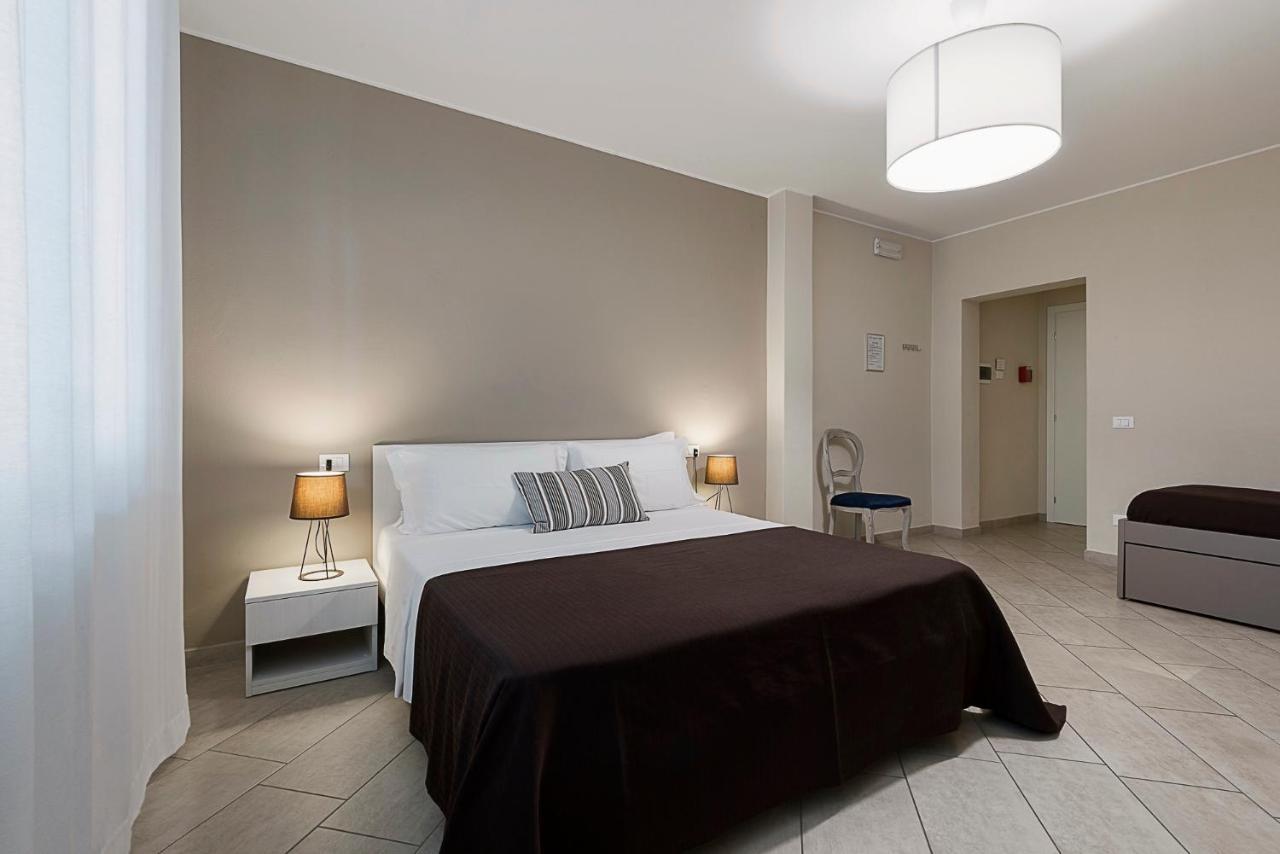 I Tigli Guest House Piacenza Bagian luar foto